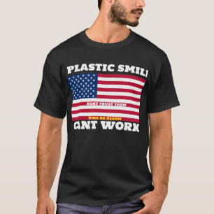 Camiseta Básica Escura PLASTIC SMILE CANT WORK