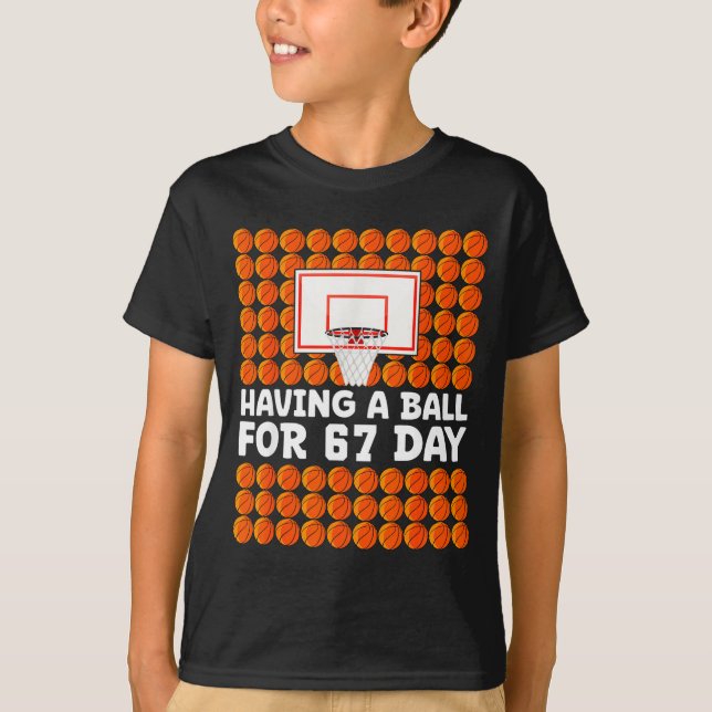 Camiseta Basketball 67th Day Of School 67 Days Six Seven Me (Frente)