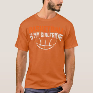 Camiseta Basquetebol É Minha Namorada menino