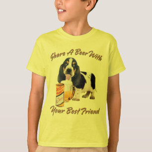 Camiseta Basset que bebe uma cerveja
