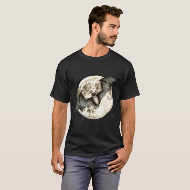 Camiseta Bat Gótico Voando Antes da Lua Cheia e Estrelas (Frente Completa)