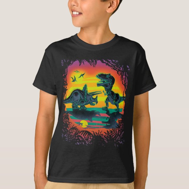 Camiseta BATALHA ÉPICO do DINOSSAURO no alvorecer (Frente)