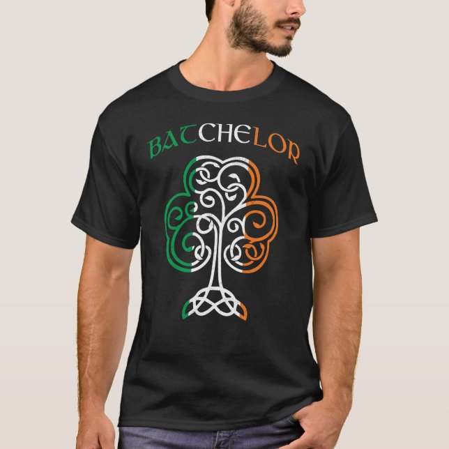 Camiseta BATCHELOR Irish Name Shamrock Ireland Flag Family (Frente)
