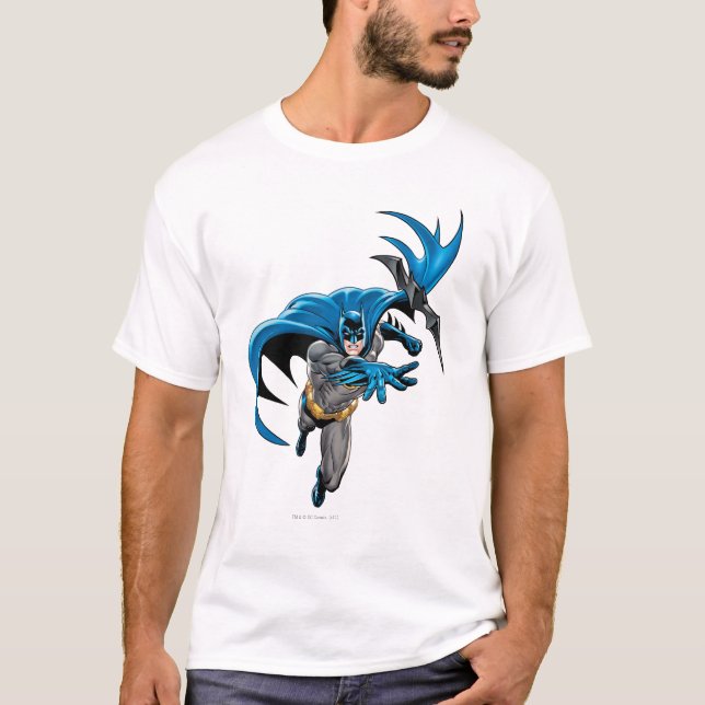Camiseta Batman lança batarang (Frente)