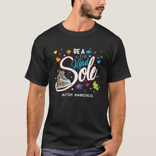 Camiseta Be A Kind Sole Autism Awareness Rainbow Trendy Puz (Frente)