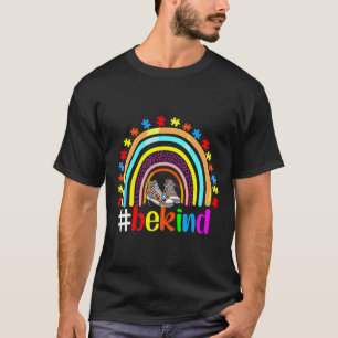 Camiseta Be Kind Autism Awareness Rainbow Puzzle Shoes Auti