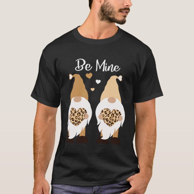Camiseta Be Mine Valentines Day Leopard Print Gnome (Frente)