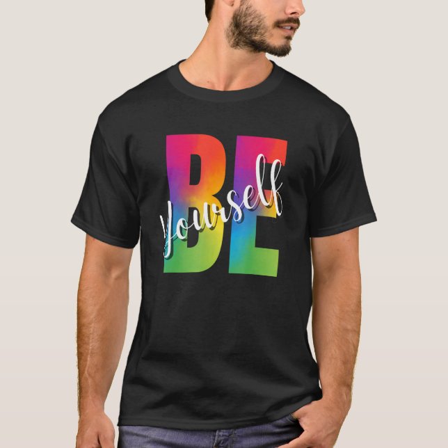 Camiseta Be Yourself LGBT-Q Gay Lesbian Bi Trans Pride Squa (Frente)