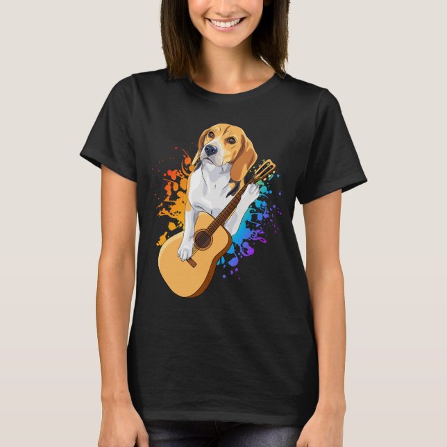Camiseta Beagle Dog Jogando Violão Acústico (Frente)