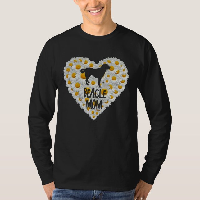 Camiseta Beagle Dog Mom on Love Heart White Daisy Flowers   (Frente)