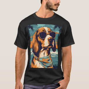 Camiseta Beagle em uma praia tropical durante o pôr do sol