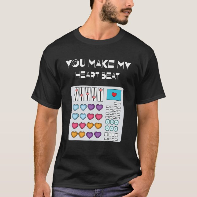 Camiseta Beat DJ Techno Rave Party Hearts Day Happy Valenti (Frente)