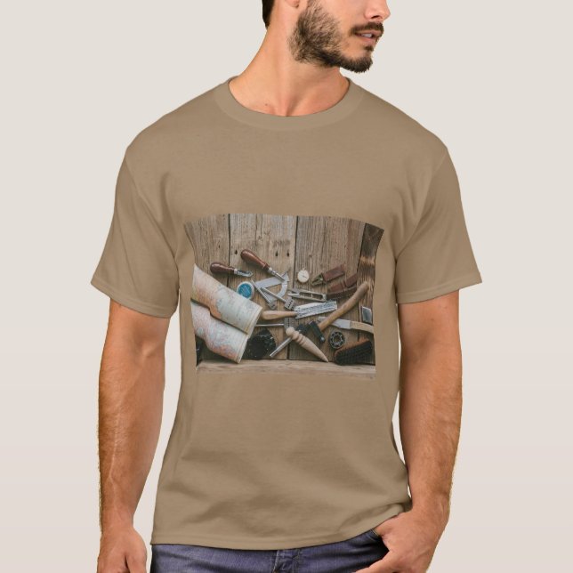 Camiseta Beautiful Tools Design – Where Craft Meets Art (Frente)