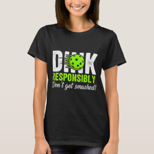 Camiseta Beba com responsabilidade não se dane humor pickle