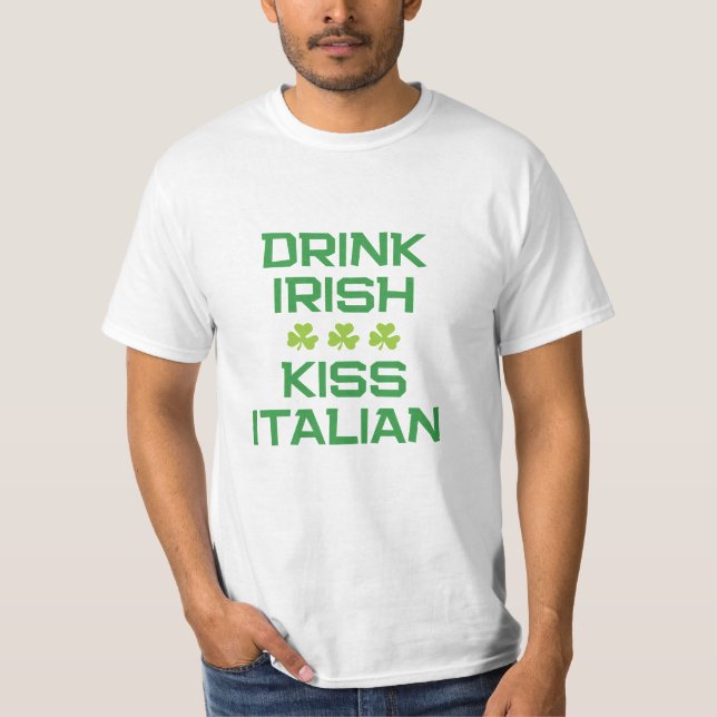 Camiseta Beba o Dia de São Patrício irlandês Beijo engraçad (Frente)