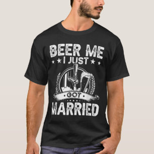 Camiseta Bebam Eu Acabei De Me Casar Com Uma Noite Engraçad