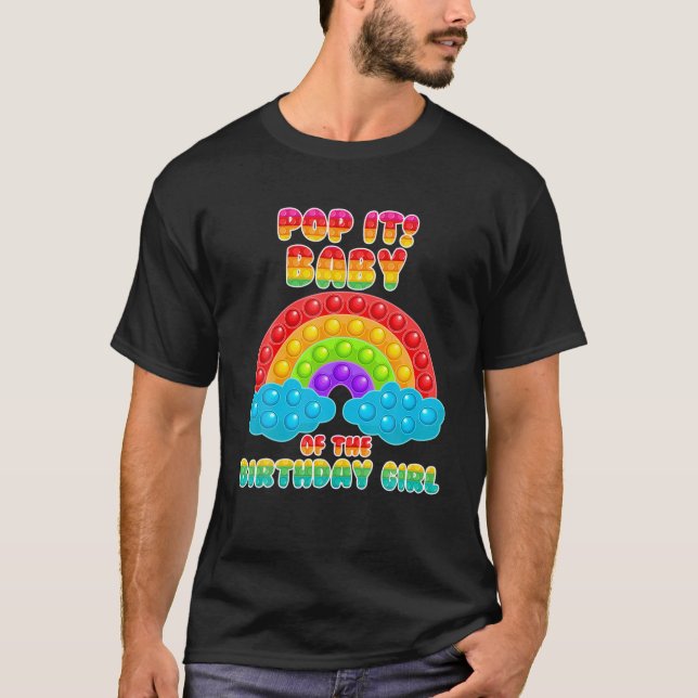 Camiseta Bebê Da Rapariga De Aniversário Do Arco-Íris (Frente)