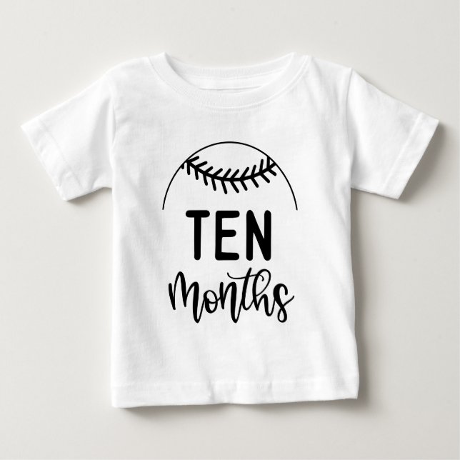 Camiseta Bebê de Beisebol de Dez Meses - Marco - (Frente)