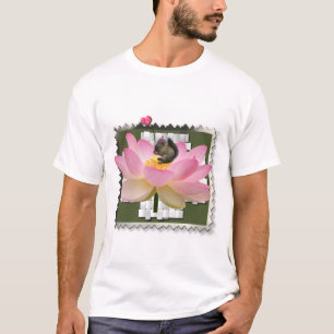 Camiseta Bebê Esquilo Adorável em Moldura 3D em uma Flor