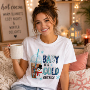 Camiseta Bebê Está Frio Fora Café Gelado Boneco de Neve