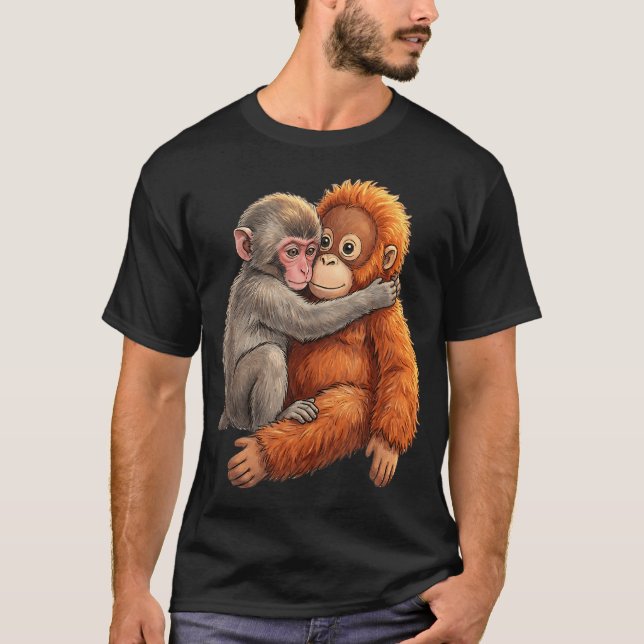 Camiseta Bebê Macaco Abraçando Macaco Fofo de Pelúcia (Frente)