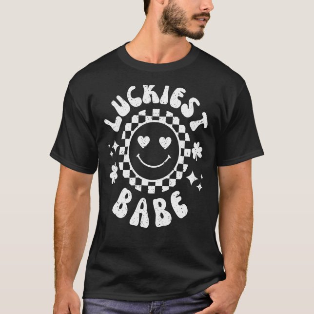 Camiseta Bebê Mais Sortuda Deixa-Te Sentir-Te Bachelorette  (Frente)