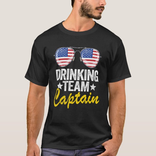 Camiseta Bebendo Americano Capitão Bandeira Americana 4º De (Frente)