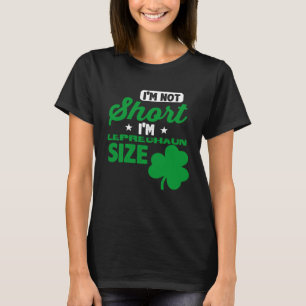 Camiseta Bebendo de Dia de São Patrício Curto-Pessoa Leprec