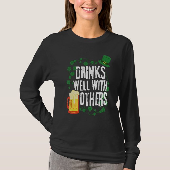 Camiseta Bebendo Engraçado Bebe Bem Com O (Frente)