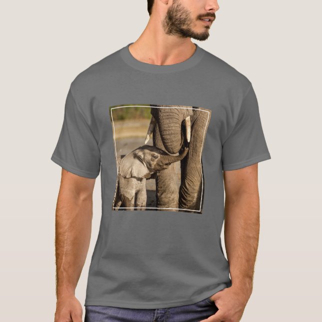 Camiseta Bebês Mais Pobres | Bebê Elefante e mamã (Frente)