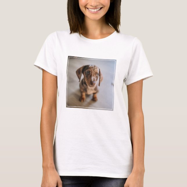 Camiseta Bebês Mais Pobres | Castanho Dachshund Puppy (Frente)