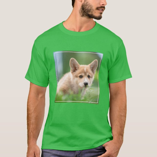 Camiseta Bebês Mais Pobres | Corgi Puppy no Yard (Frente)