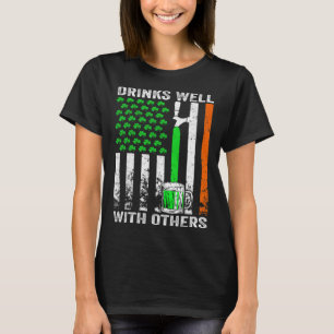 Camiseta Bebidas bem com outras Ruas Abelhas do dia de Patr