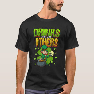 Camiseta Bebidas Bem Com Outras Ruas. Dia dos Patricks Lapr