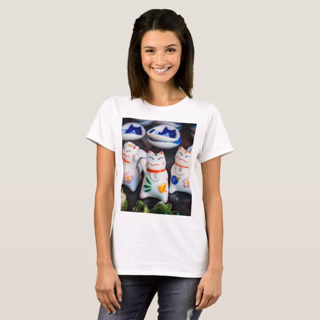 Camiseta Beckoning - figurinos de gatos (Frente Completa)