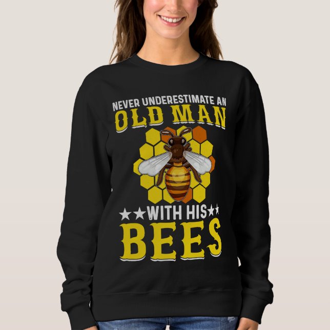 Camiseta Beekeeping  An Old Man With His Bees Beekeeper (Frente)