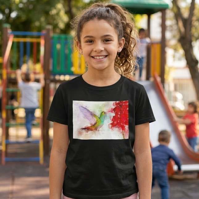 Camiseta Beija-flor em Aquarela se Alimentando de Flor Verm (Watercolor Hummingbird Feeding on Red Flower. Girl Basic Black T-Shirt)