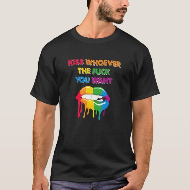 Camiseta Beija quem quiser - Lábios LGBT Orgulho Fl (Frente)