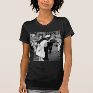 Camiseta Beijando o beijo legendário da guerra adeus