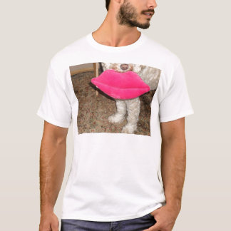 Camiseta Beijando o cão de Cockapoo com lábios