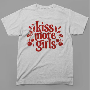 Camiseta Beije Mais Garotas Tipografia Cereja Retro