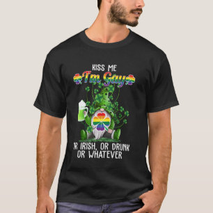 Camiseta Beije Me Eu Sou Gay Ou Irlandês, Ou Bêbado Ou O Qu