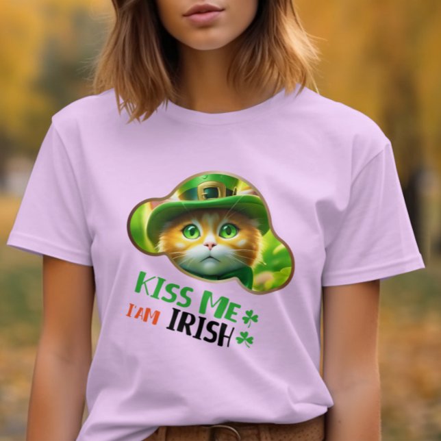 Camiseta Beije-me, eu sou irlandês - caso de roupa verde (Criador carregado)