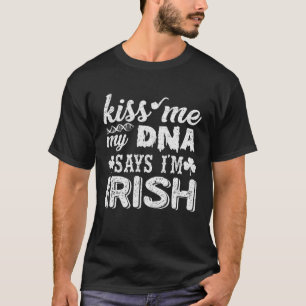 Camiseta Beije-me Meu DNA diz que sou o Dia do Patrick Irla