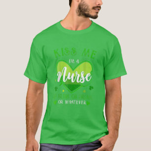 Camiseta Beije-me, sou enfermeira Irlandesa Dia de São Pat