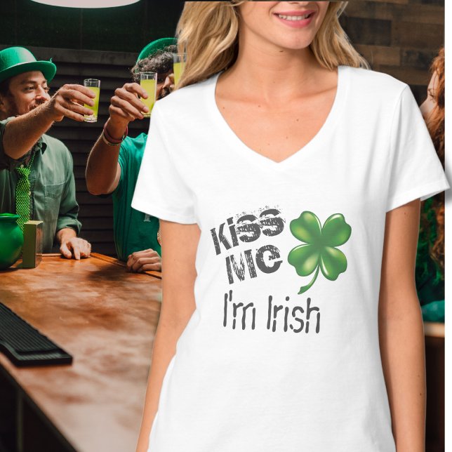 Camiseta Beije-me Sou irlandês, Green Shamrock (Criador carregado)