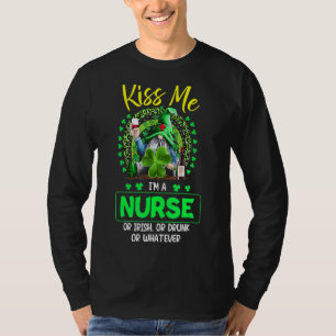 Camiseta Beije-Me Sou Uma Enfermeira Rua Irlandesa Patrick