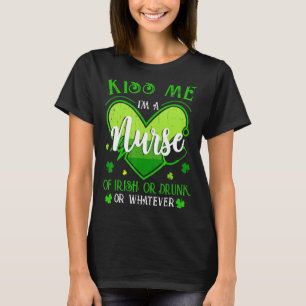 Camiseta Beije-Me Sou Uma Enfermeira Rua Irlandesa Patrick