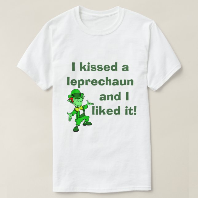Camiseta Beijei Um Leprechaun E Gostei Dele (Frente do Design)