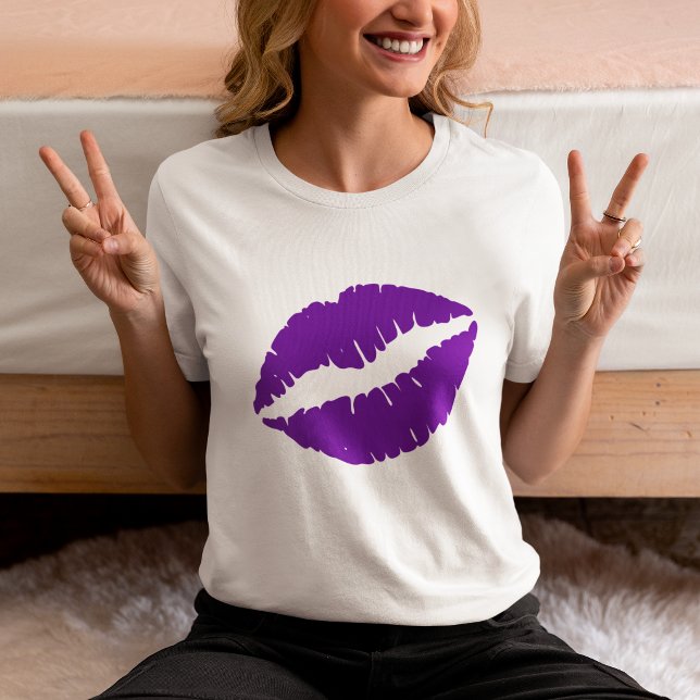 Camiseta Beijo de Batom Roxo (Purple Lipstick Kiss T-Shirt)